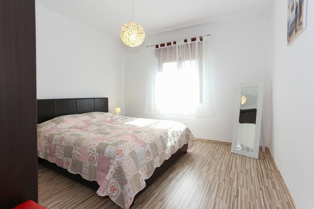 Apartments Ivan Trogir Exterior photo